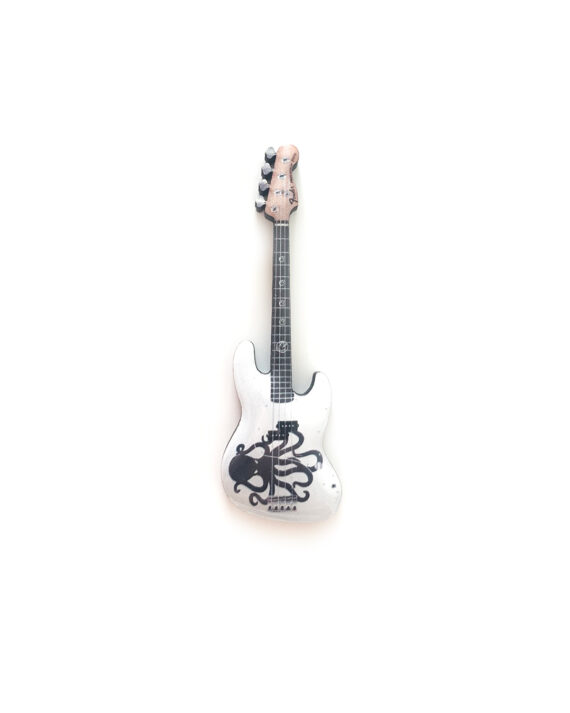 MH White Bass - Guitar Pin